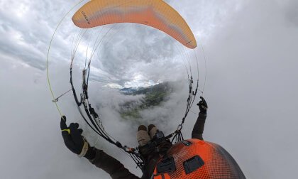 360° 8K Paragliding #352: Gorgeous cloudy decension to Fiss