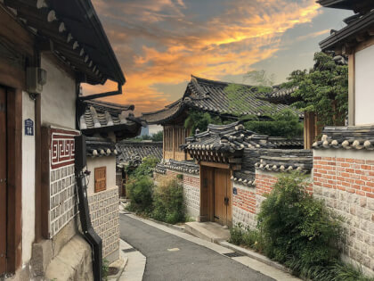 Seoul 서울 360 VR: Relax in the rainy Bukchon Hanok Village (북촌한옥마을) - ASMR Relax Seoul 서울 360 VR: Relax in the rainy Bukchon Hanok Village (북촌한옥마을) - ASMR Relax