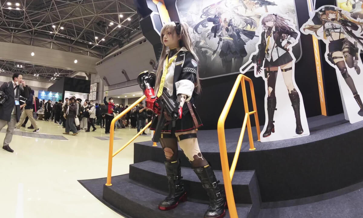 UMP45 Girls' Frontline Cosplayer at comiket winter 2025