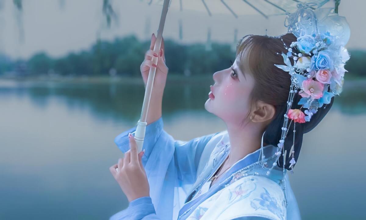 An Immersive Journey into the Beauty of Hanfu | 8k | vr180