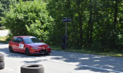 Racing Uphill Street Car Near Crash 360° Racing Uphill Street Car Near Crash 360°
