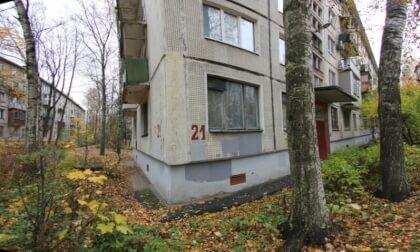 Fall in Saint-Petersburg | Soviet apartment building
