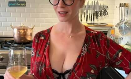 Christina Hendricks, Converted with photo2vr_app NEO Engine