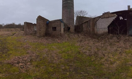 At the Base of the Chimney - Craigend Brickworks (360° View)