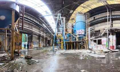 High Ceiling, Tall Vats - Abandoned Factory (360° View)