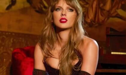 Taylor Swift Showgirl, Converted with photo2vr.app NEO Engine