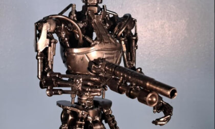 Terminator T-800 Endoskeleton Scrap Metal Statue
