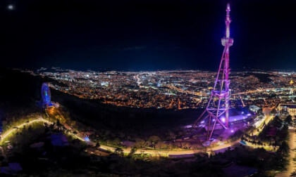 DB Travel Club 📸 – Have a Look 360 🎥Mtatsminda Park At Night— Tbilisi, Georgia 🇬🇪