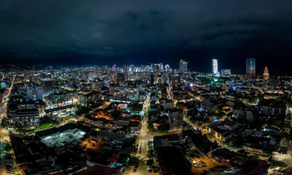 DB Travel Club 📸 – Have a Look 360 🎥Old Batumi at night, Batumi Bay, Georgia 🇬🇪