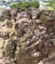 [8K 360 3D] Tall rock (street side)