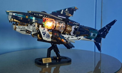 Mechanical Shark Pic 001