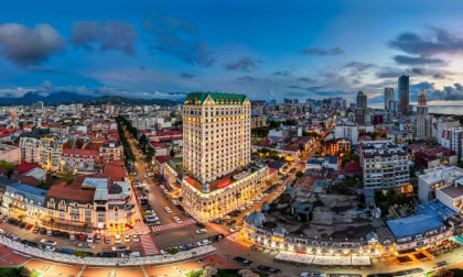 DB Travel Club 📸 – Have a Look 360 🎥Sunset from Europe Square. Batumi Bay Georgia 🇬🇪
