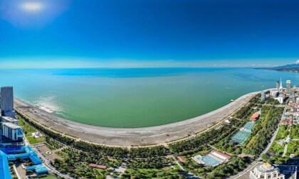 DB Travel Club 📸 – Have a Look 360 🎥Azure Tower bird eye view. Batumi Bay Georgia 🇬🇪