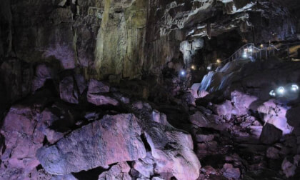 Poole's Cavern - pretty cavern.
