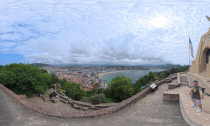 360° Panoramic View from Mount Urgull & Sacred Heart Statue | Donostia-San Sebastián, Spain