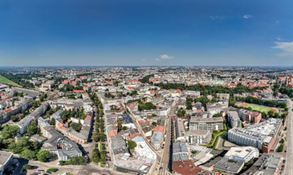 DB Travel Club 📸 – Have a Look 360 🎥Hotel Kossak best rooftop in the city,Vistula River below and Wawel standing. Kraków,  Poland 🇵🇱