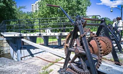 Gates & Winch