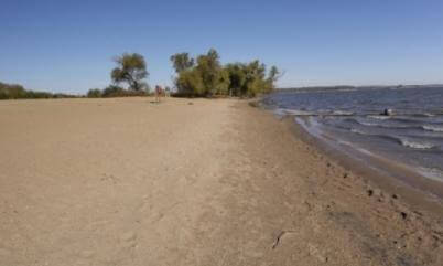 Bloomington Beach (V_F106_S002)