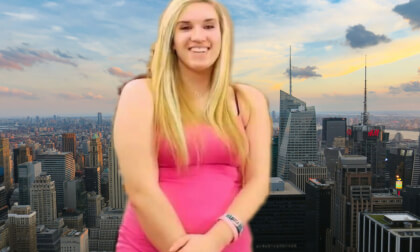 giantess_nova_in_the_city_by_tjkayes8_de3k4av