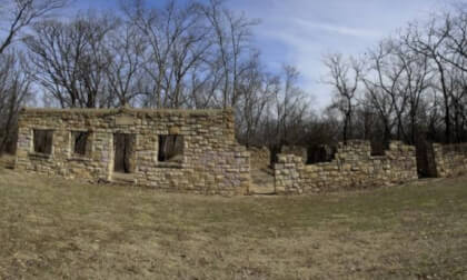 Old Building – Topeka, KS (F101_S013)