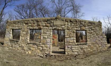 Old Building – Topeka, KS (F101_S018)