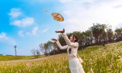 When She Wants to Wander Through Golden Foxtails 🌾 A Couple's Magical Field Date(2)