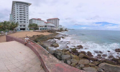 Condado Beach San Juan, PR Rocky Shore pt 2 - 8K 360