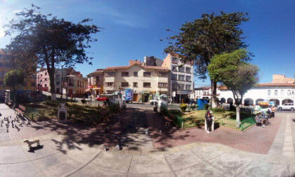 Explora la Plaza Riosinho en 360 Grados - La Paz, Bolivia