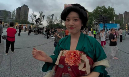 The ancient-style beauty at the market VR Photo The ancient-style beauty at the market VR