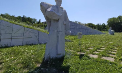 Monument in the park named after the 50th anniversary of the Komsomol