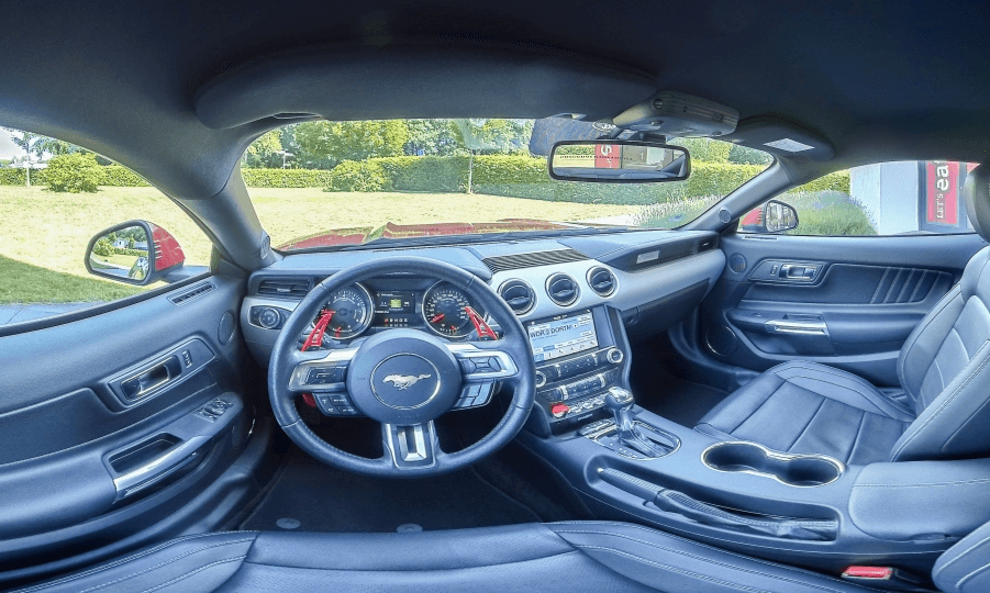 360° Ford Mustang inside 360° Ford Mustang inside