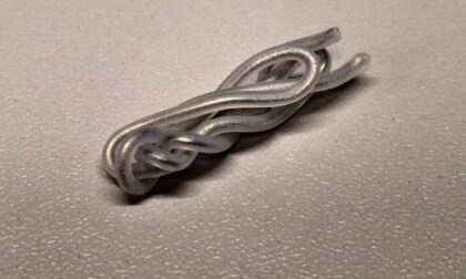Little  translucide electric wire - Macro3D.JPG