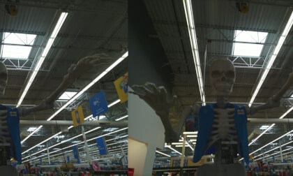 Skeleton at Walmart in 3D!
