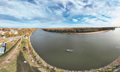 Confluence of two rivers VR Photo Confluence of two rivers VR